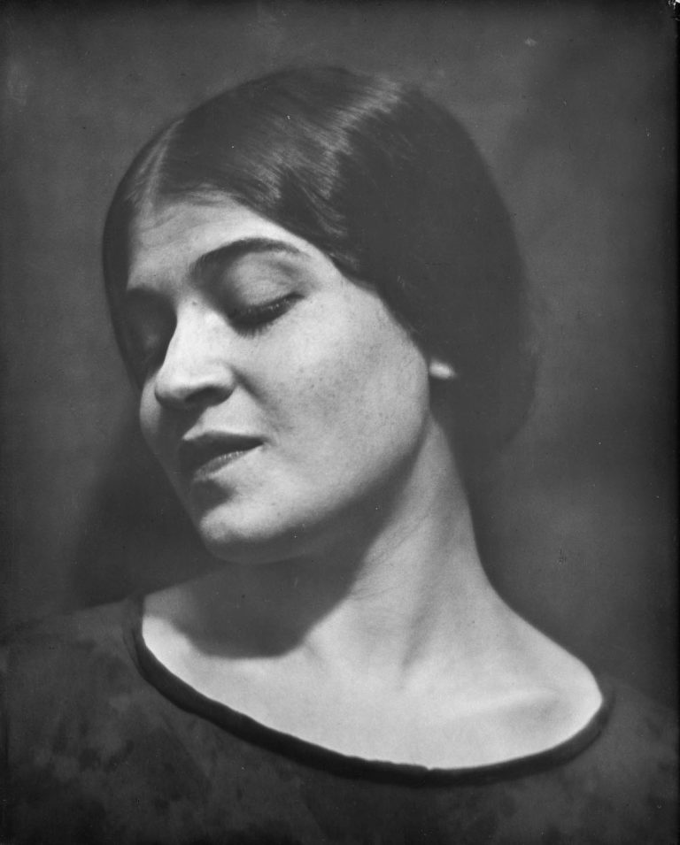 Tina Modotti, from an Udine textile mill to revolutionary Mexico