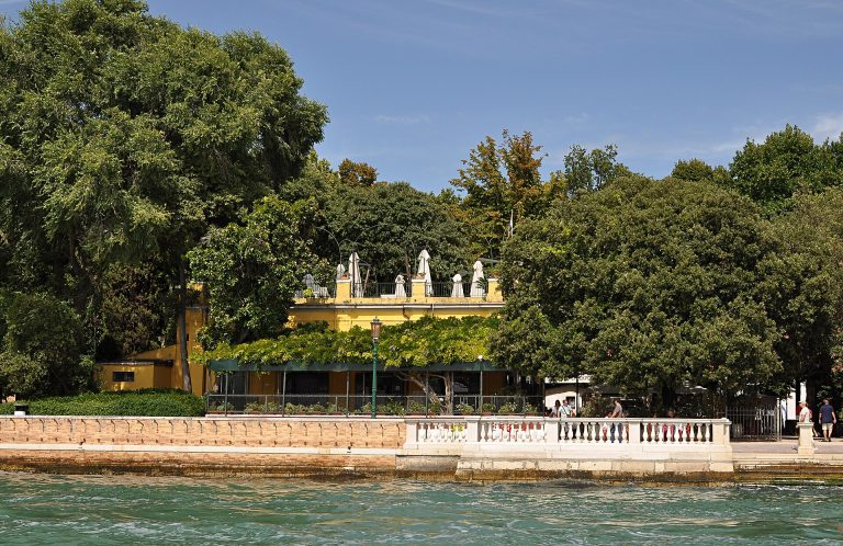 How a Venetian garden filled with 131 years of national pavilions